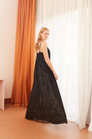 Φόρεμα ραντάκι ζακάρ μαύρο - alternate view