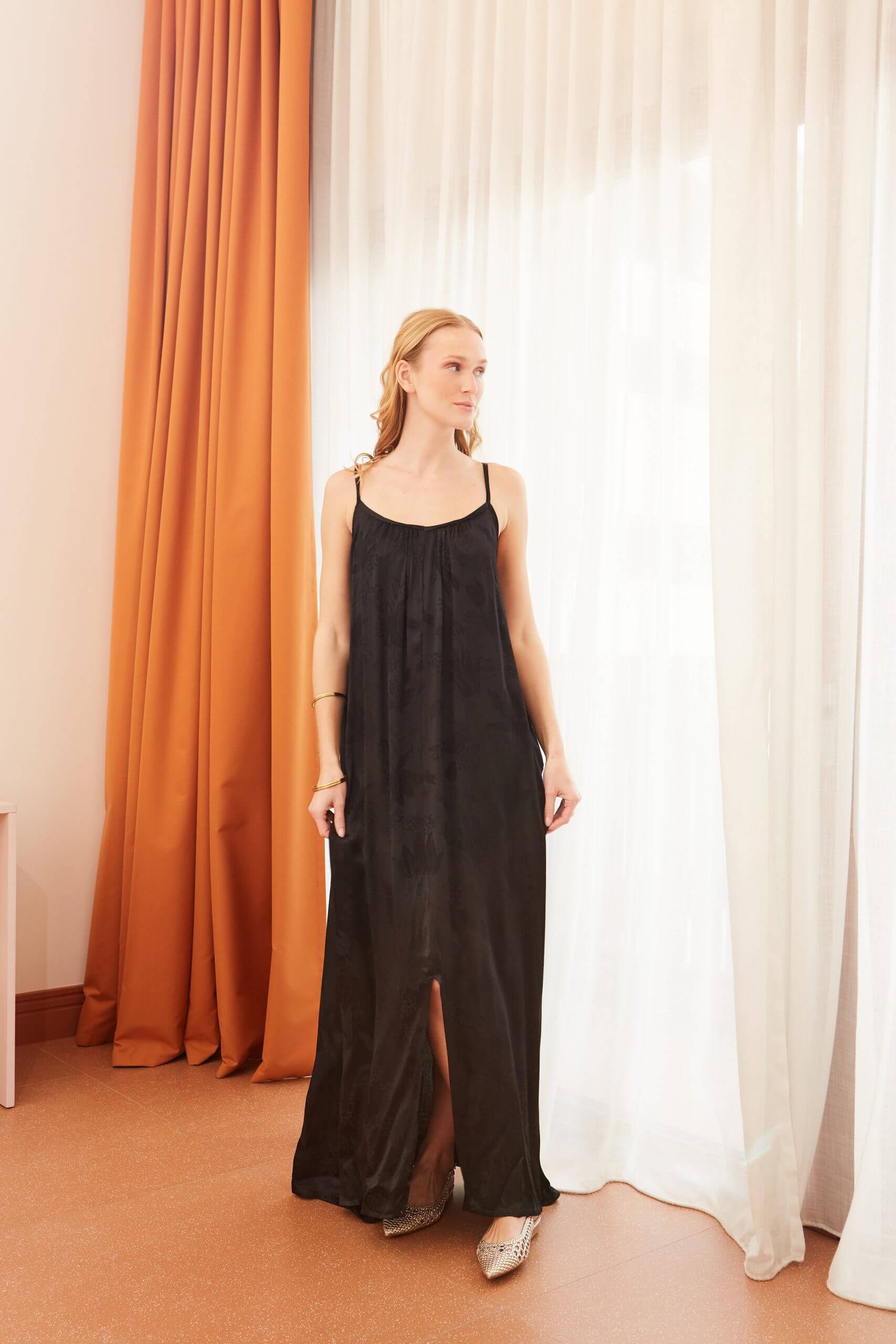 Φόρεμα ραντάκι ζακάρ μαύρο