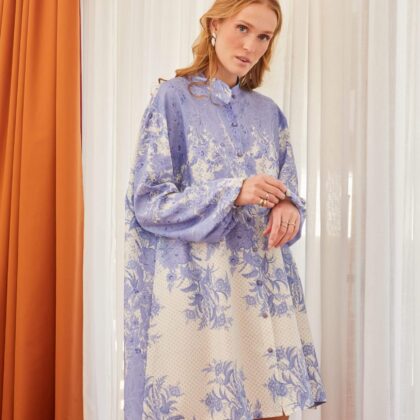 Φόρεμα σεμιζιέ κοντό άσπρο – λιλά