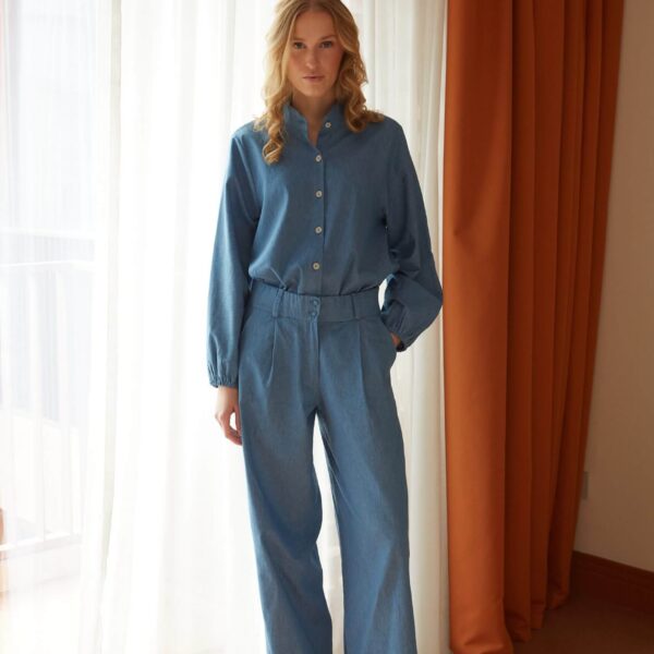 Παντελόνα jean με πιέτα και κουμπιά