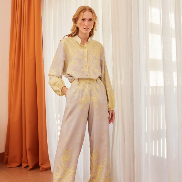 Παντελόνα με πιέτα και κουμπιά γκρι – κίτρινο